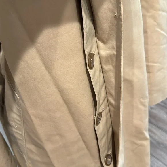 Authentic Burberry trench coat - Picture 11 of 16